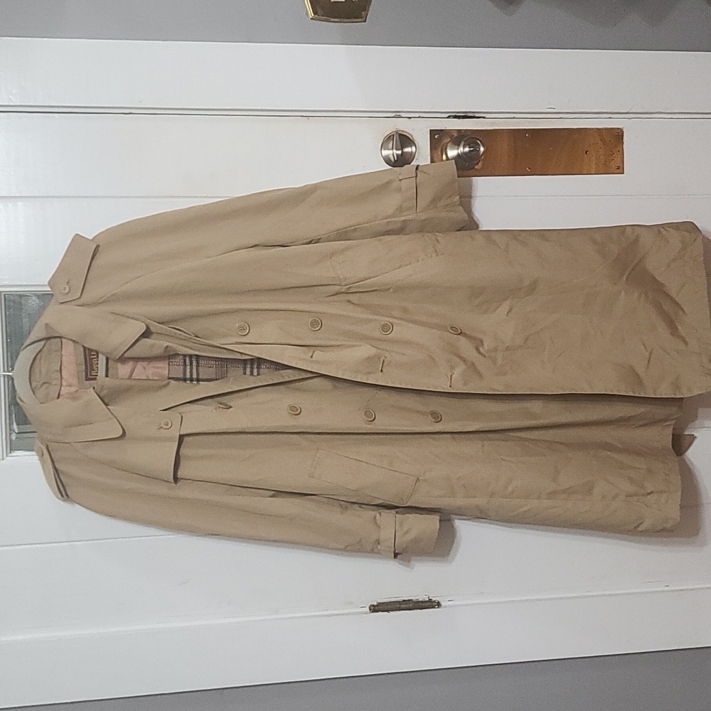 VTG Repp, Ltd. Womens? Trenchcoat Tan Removable Liner Pockets Buttons Sz 40 EUC‎